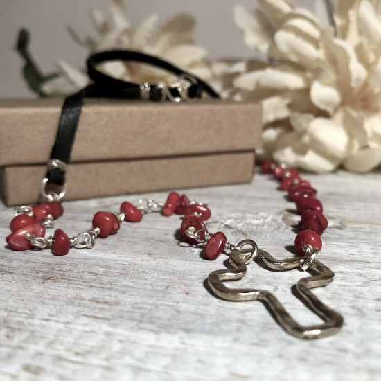 CROSS IN A RED CORAL STONES NECKLACE