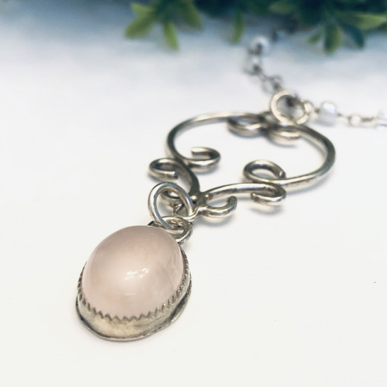 ARTISTIC SHAPED WITH NATURAL ROSE QUARTZ NECKLACE