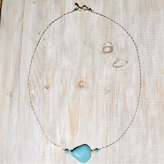 NECKLACE TURQUOISE HOWLITE STONE