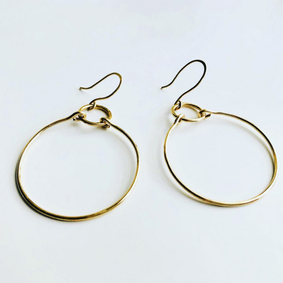 BASIC HANGING HOOP EARRINGS