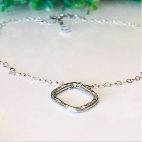 NECKLACE SQUARE CHOCKER 