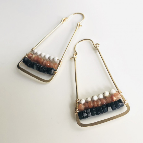 BASIC EARTH TRIANGLE EARRINGS