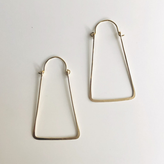 BASIC TRIANGLE EARRINGS