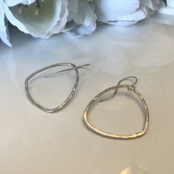 ORGANIC TRIANGLE EARRING ORGANIC TRIANGLE EARRING