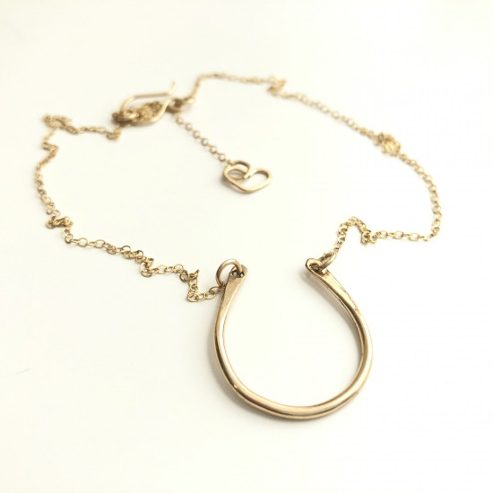 HORSESHOE WRAPPED NECKLACE