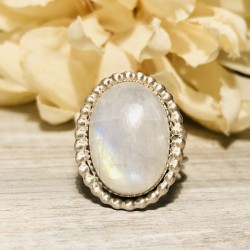 NATURAL RAINBOW MOONSTONE MEDIUM OVAL RING NATURAL RAINBOW MOONSTONE MEDIUM OVAL RING