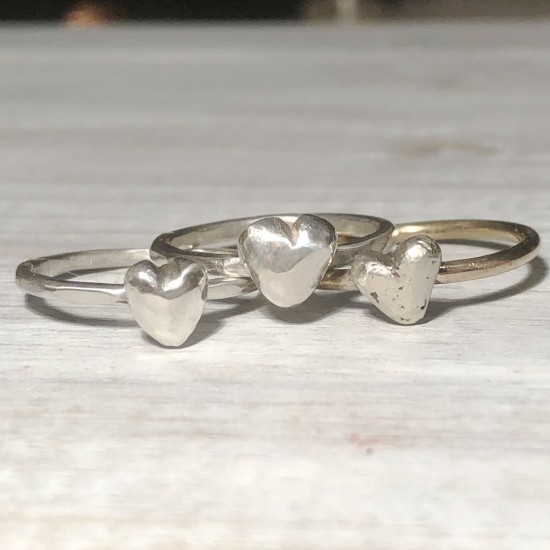 SCULPTED ORGANIC HEART STACKING RING